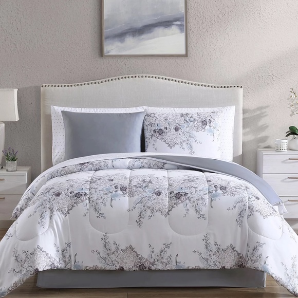 Givana Reversible8-Pc Comforter Sets - Ivory/lavender NWT - Picture 2 of 2